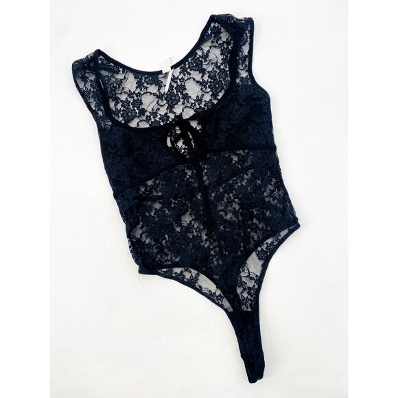 Urban Outfitters black lace bodysuit - Picture 2 of 4